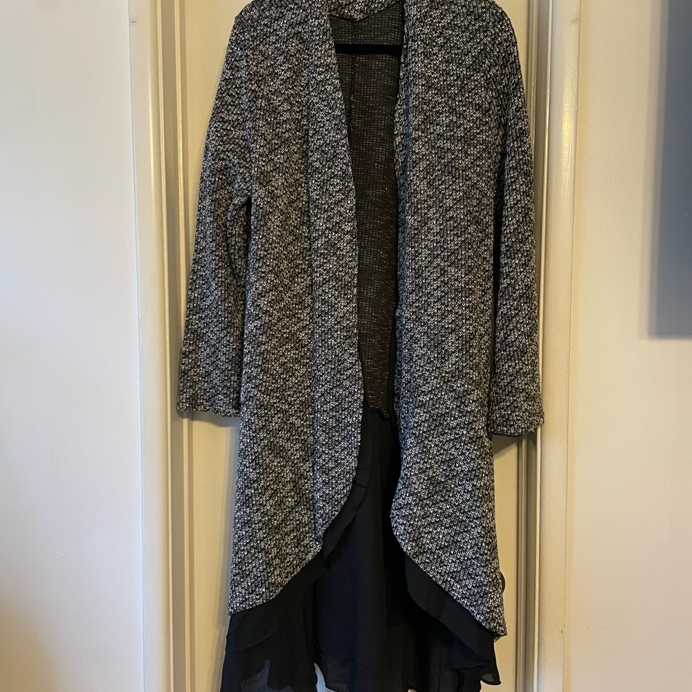 Black and white XXL knit duster. Beautiful.